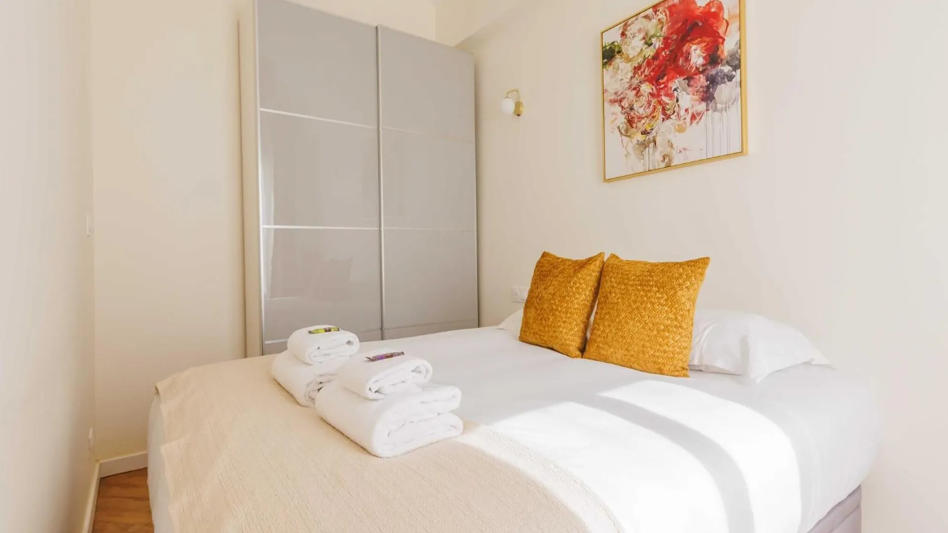 Cosy Apartment -1Bdr 4P -Near Les Halles Paris 0*,  France